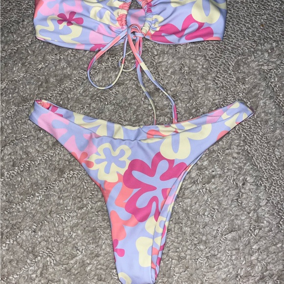 Swim Suit Never Worn - Picture 2 of 2